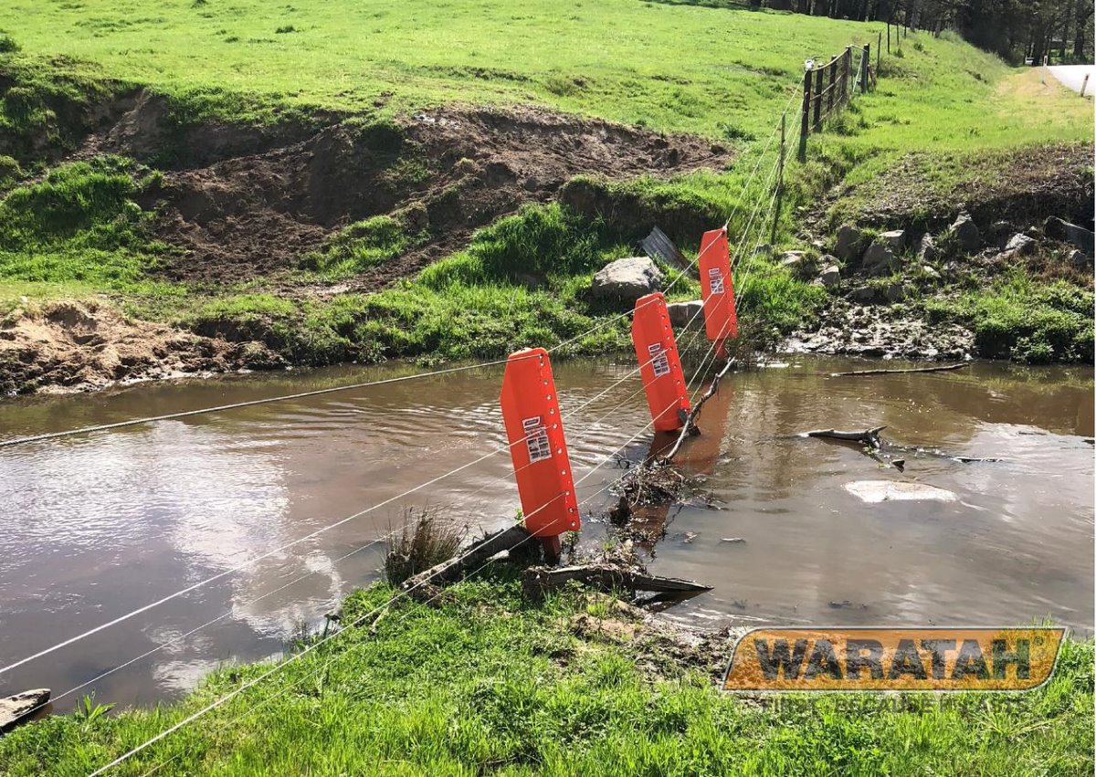 WAR Fencingaccessories Flood Post Insitu2