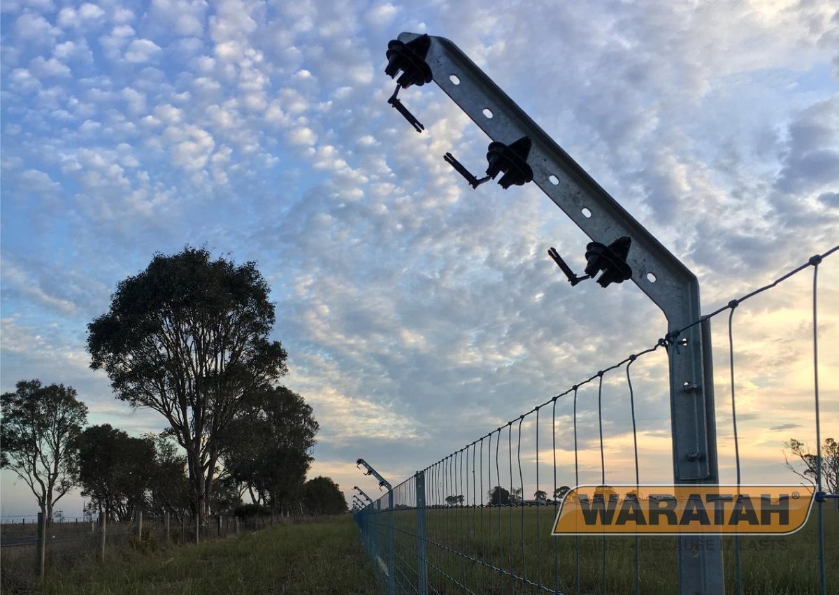 WAR Fencingaccessories Post Extensions Insitu